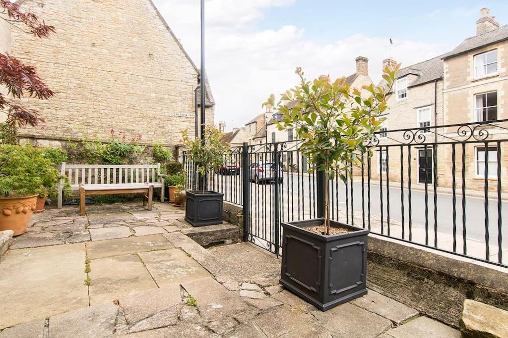 3 Bedroom Converted Chapel In Historic Oundle Exteriör bild