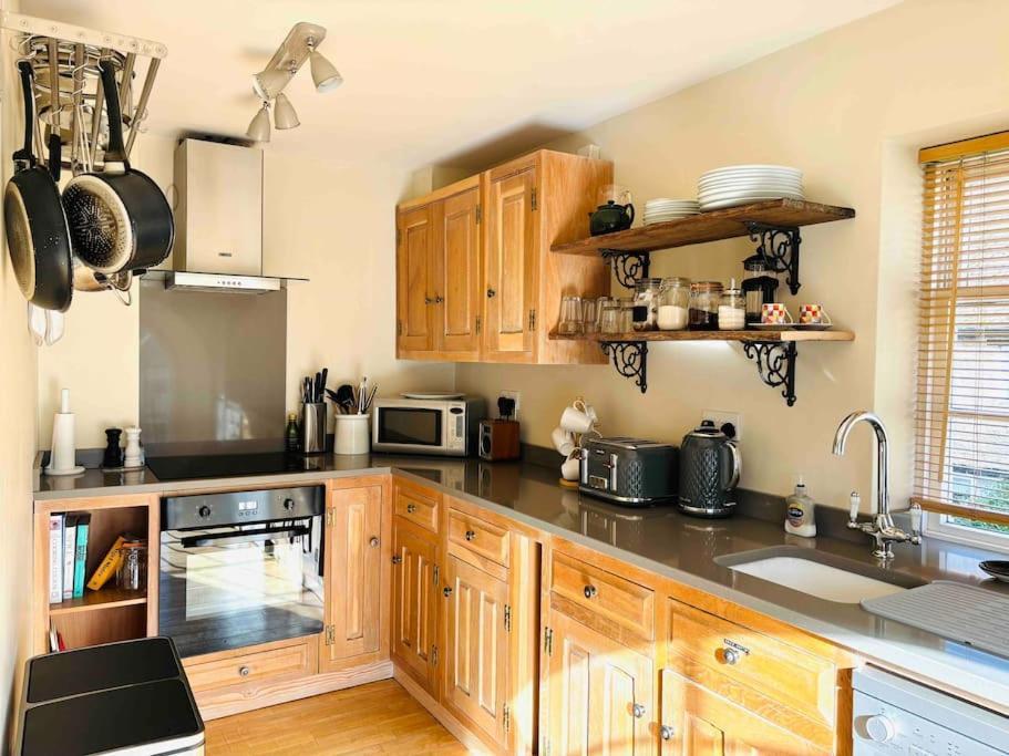 3 Bedroom Converted Chapel In Historic Oundle Exteriör bild